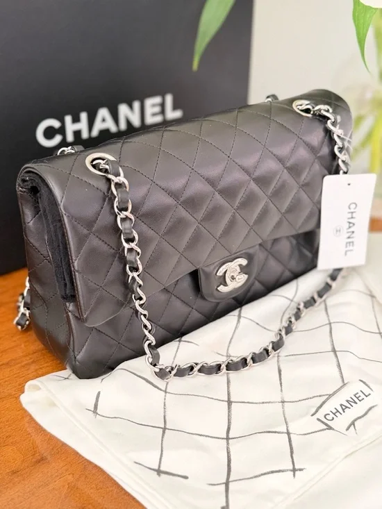 CHANEL Black Quilted Leather Shoulder Bag with Silver Hardware - Picture 6 of 8